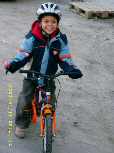 celui ci c'est l'enfant de mon frere  qui est meteque