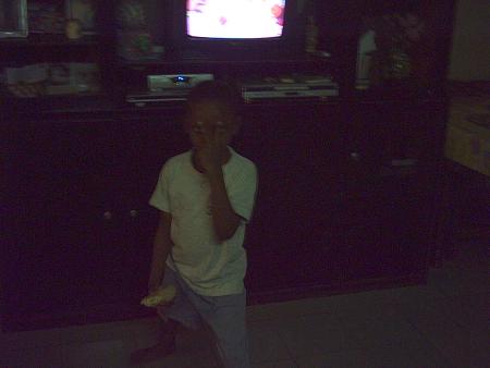 lui c'est mon petit qui aime jouer a john cena